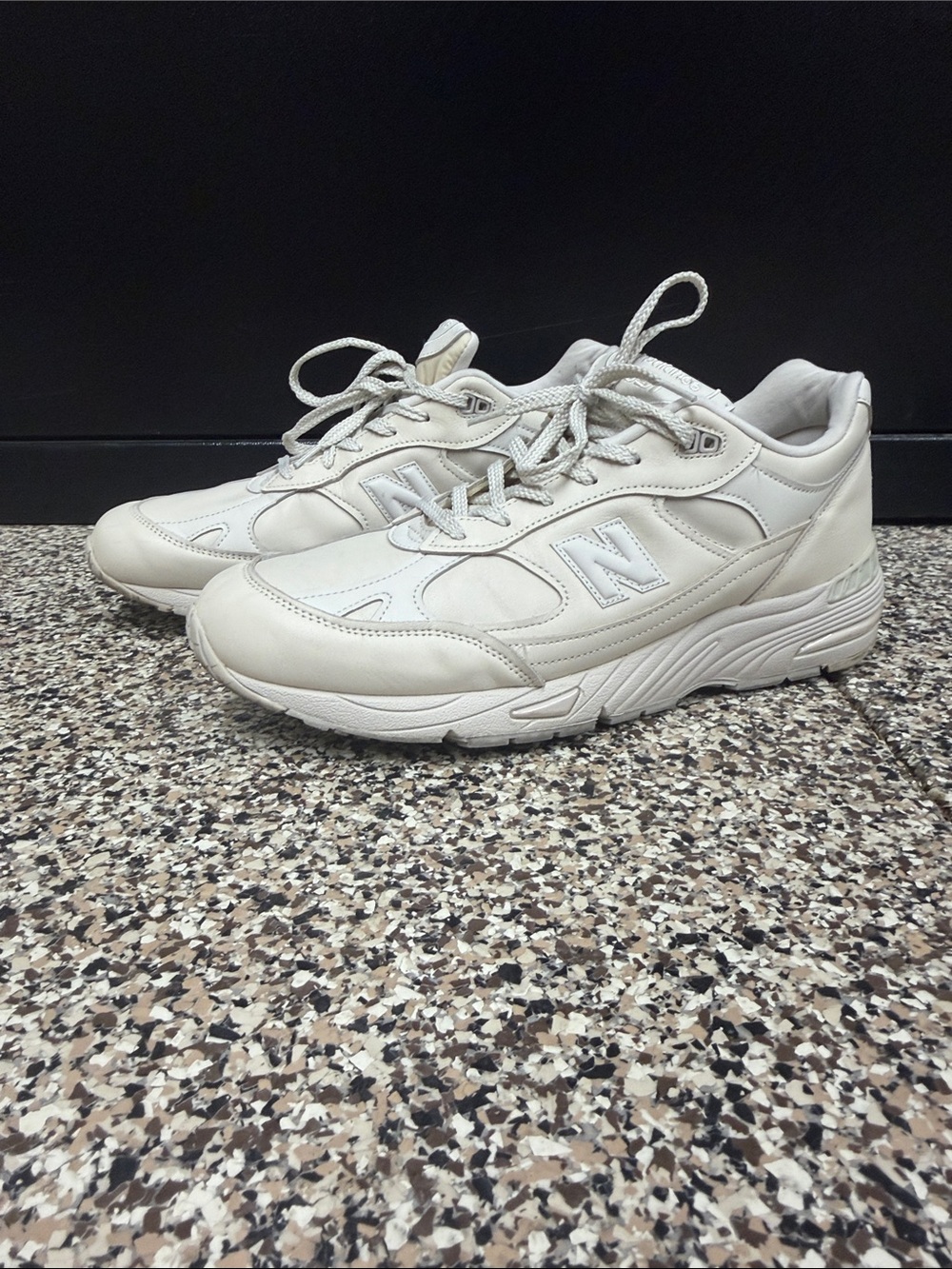 New Balance Men’s 991 made in England-Style Casual Sneakers inOff-White like new